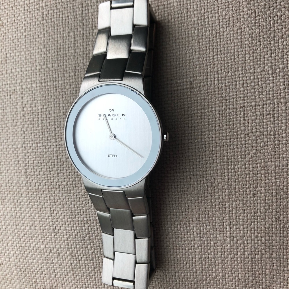 Men’s silver Skagen watch NWOT